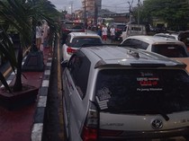 Macet Parah di Poros Maros-Makassar Imbas Banjir, Pengendara 13 Jam Terjebak