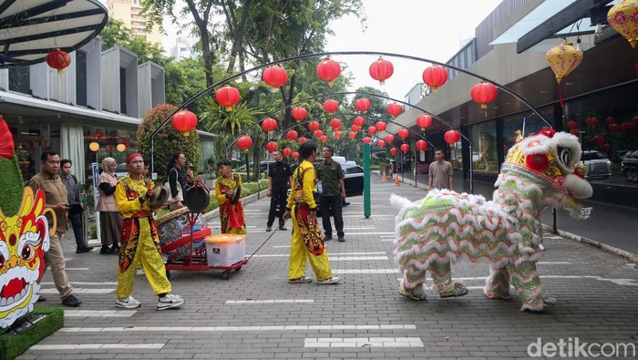 Perayaan Cap Go Meh juga digelar di SCBD, Jakarta. Kegiatan ini berlangsung meriah.