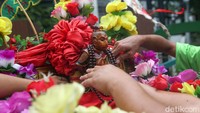 Sementara itu, dijelaskan dalam laman resmi UNESCO, bahwa Cap Go Meh sering kali disebut sebagai Festival Lentera Tiongkok. Festival yang diadakan 15 hari setelah Tahun Baru Imlek ini menyimpan sejarah yang berasal dari Dinasti Han Timur Kuno. 