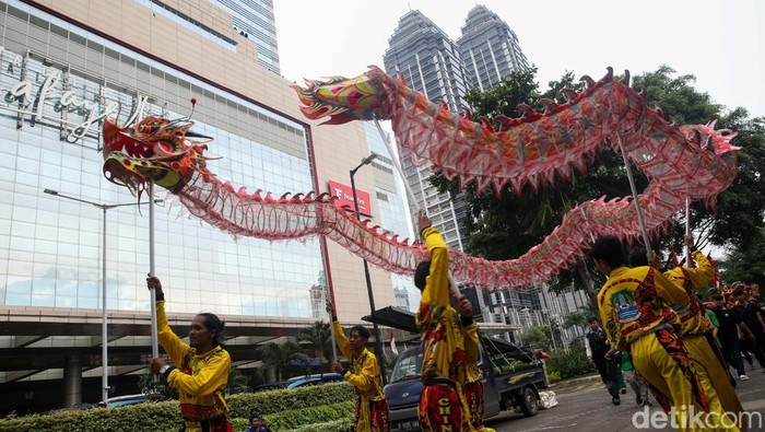 Perayaan Cap Go Meh juga digelar di SCBD, Jakarta. Kegiatan ini berlangsung meriah.