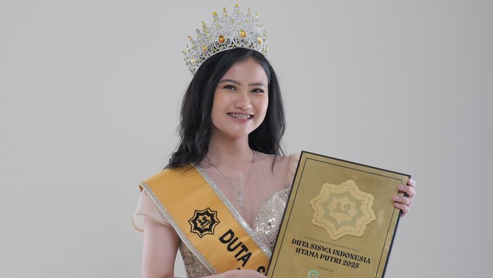 Namira Hasugian, pelajar SMK Kristen Petra 5, Surabaya yang menjadi Duta Siswa Indonesia Utama Putri 2025.