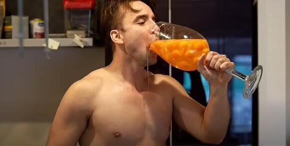 Nekat! YouTuber Ini Eksperimen Makan 1.000 Butir Telur Sebulan
