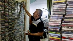 Nostalgia Kaset Pita di Toko Musik Irak Nostalgia Kaset Pita di Toko Musik Irak