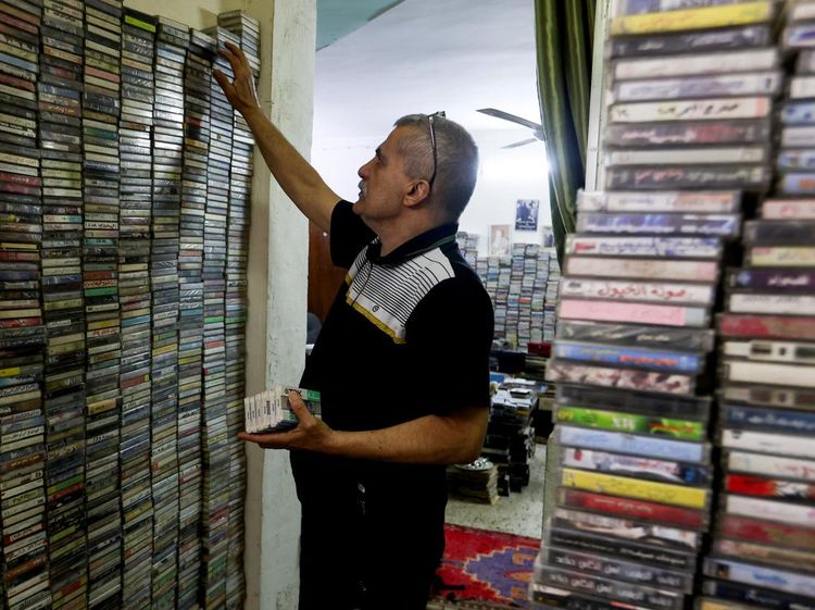 Nostalgia Kaset Pita di Toko Musik Irak