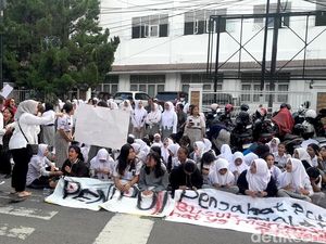 Ortu-Siswa SMKN 10 Medan Kembali Demo Usai Gagal SNBP