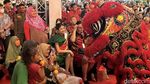 Ribuan Warga Rayakan Cap Go Meh di Balai Kota Surabaya