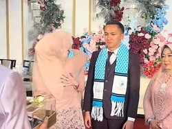 Viral Pengantin Dapat Kejutan Usai Akad Nikah, Dihadiahi Umrah