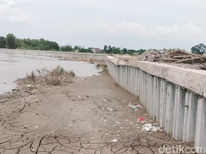 Sawah-Jalan Lingkungan di Bojonegoro Rusak Imbas Proyek Rp 40 M Ambruk