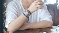 Rangga Moela sendiri memang dikenal doyan ngopi. Menurutnya, kopi merupakan minuman yang dapat meningkatkan suasana hati. Foto: Instagram @rangga_moela