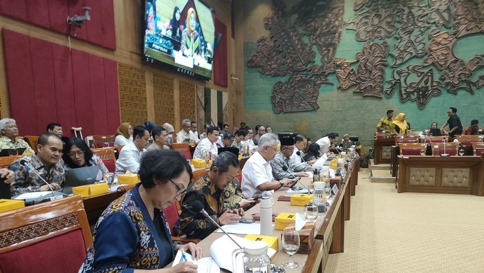 Rapat Mendiktisaintek dengan Komisi X DPR RI, Rabu (12/2/2025).