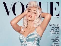 Bikin Pangling, Sabrina Carpenter Bergaya Menggoda Ala Madonna di Majalah Vogue