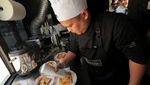 Sensasi Makan Sambil Keliling Dubai dengan Bus Tingkat