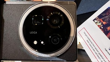 Aquos R9 Pro mempunyai tiga kamera belakang yang semuanya mempunyai resolusi 50MP dan lensa Vario-Summicron yang dikembangkan dengan pengawasan dari Leica. Foto: detikINET/Anggoro Suryo Jati