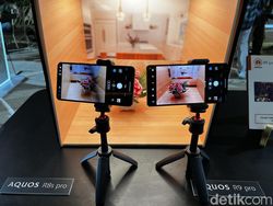 Lebih Dekat dengan Sharp Aquos R9 Pro