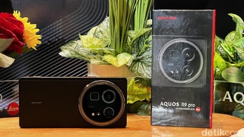 Setelah membawa Aquos R9 di Indonesia pada Desember 2024 lalu, kini Sharp memboyong Aquos R9 Pro ke Indonesia. Foto: detikINET/Anggoro Suryo Jati