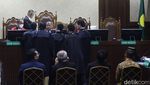Sidang Perdana Donald Sihombing dkk Kasus Korupsi Pembelian Lahan di Rorotan