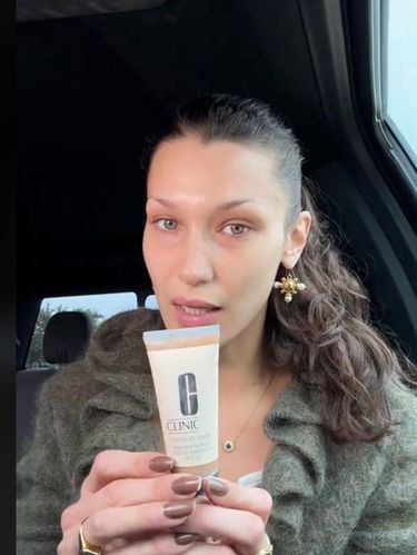 Tutorial makeup lima menit dari Bella Hadid