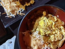 5 Warung Tenda Ini Sajikan Menu ala Resto Jepang Cuma Rp 20 Ribuan!