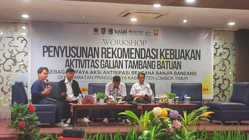 Workshop Penyusunan Rekomendasi Kebijakan Aktivitas Galian Tambang Batuan sebagai Upaya Aksi Antisipasi Bencana Banjir Bandang di Kecamatan Pringgabaya, Lombok Timur, di Mataram, Rabu sore (12/2/2025). (Ahmad Viqi/detikBali)