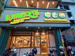 Warteg Kekinian Nyaman dan Murah