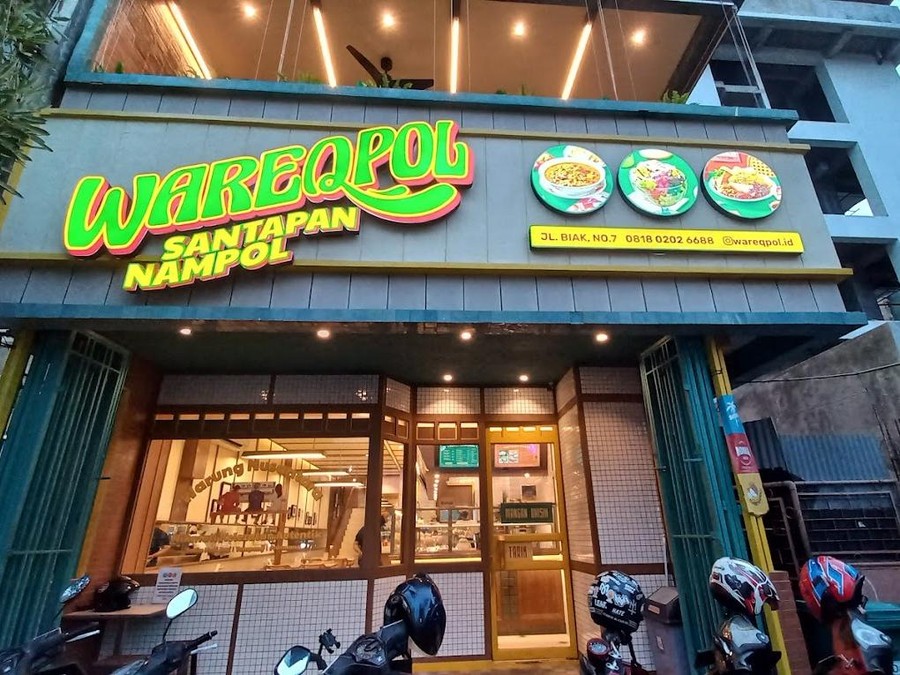 Warteg Kekinian Nyaman dan Murah