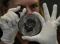 Begini Cara Inggris Memastikan Kualitas Mata Uang yang Diedarkan