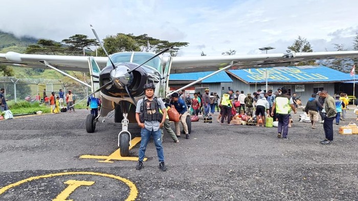Bripka Arif di Papua