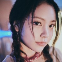 Netizen Korea juga sempat membicarakan foto-foto predebut Carmen Hearts2Hearts saat masih menetap dan bersekolah di Bali. Gadis 18 tahun itu mengingatkan netizen Korea dengan Ryujin ITZY dan Jihyo TWICE. Foto: dok. Instagram @hearts2hearts