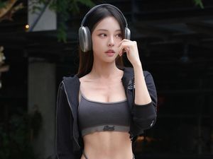8 Potret Pianis Cantik dengan Tubuh Sempurna, Fotonya Dikira AI