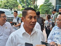 Tak Lagi Jadi Dirut Bulog, Letjen Novi Helmy Balik ke TNI