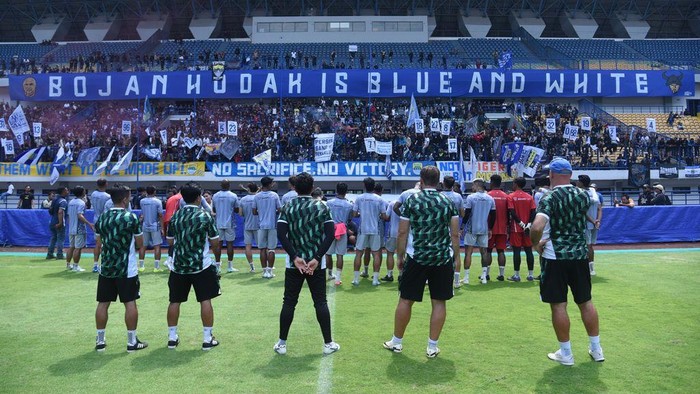 Dukungan Bobotoh untuk Persib Bandung