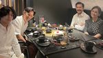 Ferry Salim Kompak Makan Bareng Keluarga, Ini Potret Kerennya