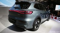 Kehadiran Geely EX5 ini sekaligus menjadi lembaran baru Geely di Indonesia. Untuk diketahui, Geely sebelumnya pernah meramaikan pasar otomotif Indonesia pada 2011 dan mengakhirinya pada 2017.  