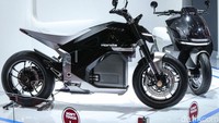 PT Astra Honda Motor (AHM) mengenalkan Honda EV Fun dan EV Urban Concept pada pameran Indonesia International Motor Show (IIMS) 2025, di arena JIExpo, Kemayoran, Jakarta, Kamis (13/2/2025).  