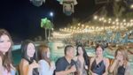 Intip Keseruan Hotman Paris Saat Ngopi hingga Santai di Beach Club