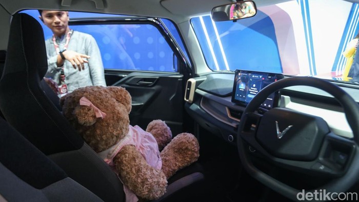 Ini Mobil Mungil Vinfast VF3 Mahar Rp 220 Jutaan VinFast memboyong si mungil VF3 dalam Indonesia International Motor Show (IIMS) 2025. Mobil listrik mungil itu akan dibanderol mulai Rp 220 jutaan.