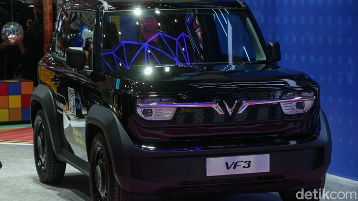 VinFast memboyong si mungil VF3 dalam Indonesia International Motor Show (IIMS) 2025. Mobil listrik mungil itu akan dibanderol mulai Rp 220 jutaan.