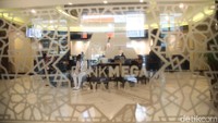 Selain pemenang Grand Prize, Bank Mega Syariah juga memberikan hadiah kepada puluhan nasabah lainnya, yang terdiri dari 6 voucher perjalanan umrah atau trip wisata, 7 voucher pembelian gadget, dan 70 keping logam mulia seberat 5 gram.  