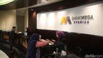 Bank Mega Syariah Berikan Hadiah Mobil Listrik ke Nasabah