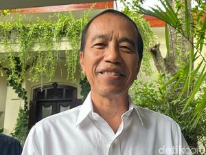 Video Curcol Jokowi Jadi Sasaran Kritik Gara-gara Prabowo Kuat Sekali