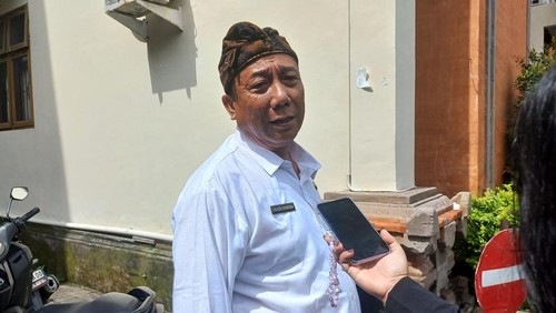Kadisdikpora Denpasar, Anak Agung Gede Wiratama, saat dijumpai di kantornya, Kamis (13/2/2025). (Karsiani Putri/detikBali)