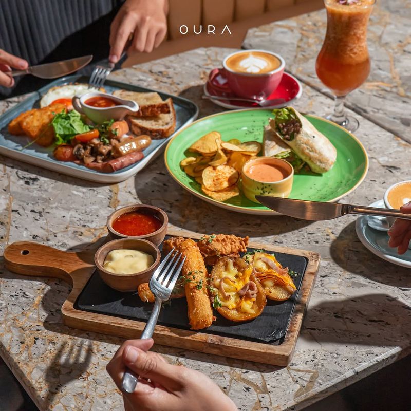 Kafe romantis di Malang: Cafe Oura.