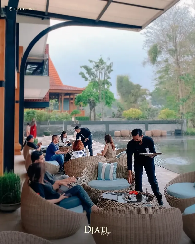 Kafe romantis di Malang: Djati Lounge.