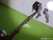 Teriakan Warga Bikin Pencuri Kaget hingga Nyangkut di Plafon SD