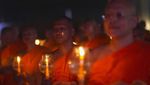 Khidmatnya Umat Buddha Thailand Rayakan Makha Bucha