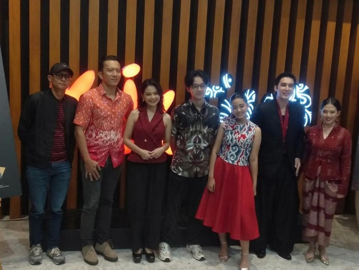 KlikFilm Sutradara dan pemain film Telepon yang Tak Pernah Berdering dan Berebut Jenazah.