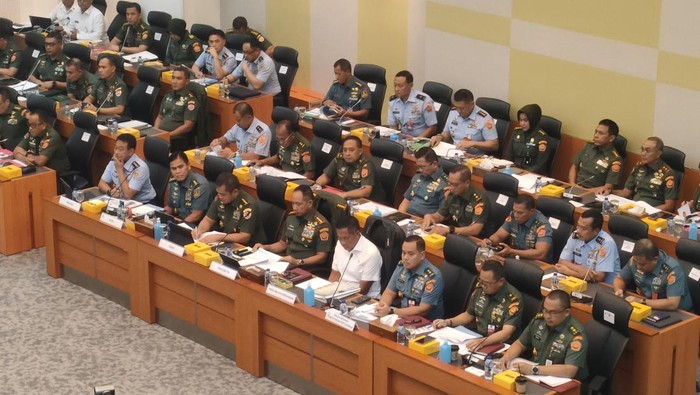 Komisi I DPR rapat bersama Kemenhan-TNI