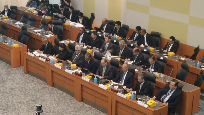 Komisi I DPR rapat efisiensi anggaran dengan Kemlu