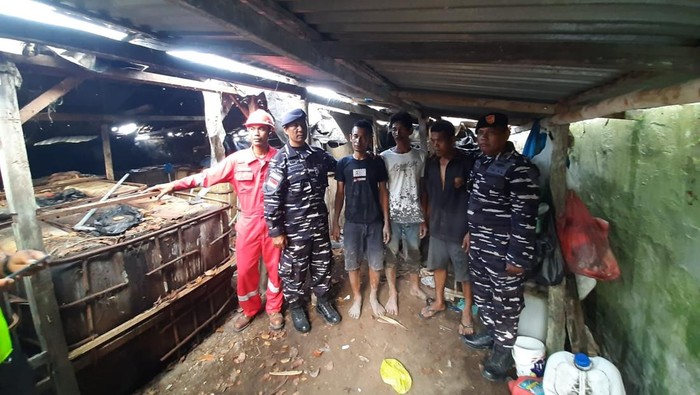 Lantamal I menangkap 3 orang terkait kasus pencurian minyak avtur untuk pasokan Bandara Kualanamu di Pantai Labu, Deli Serdang. (Foto: dok Lantamal I).