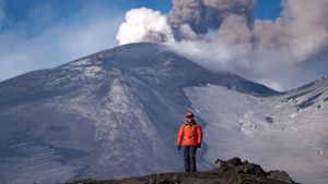Mengenal Gunung Berapi Tertinggi di Eropa yang Kembali Erupsi